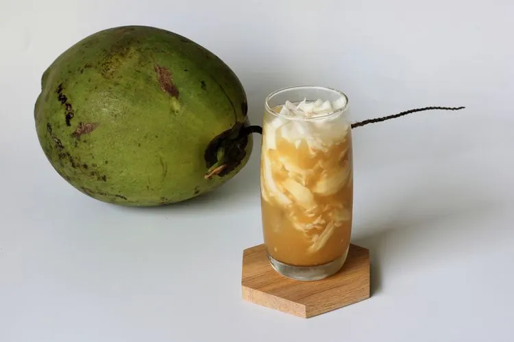 es kelapa, minuman takjil untuk masjid