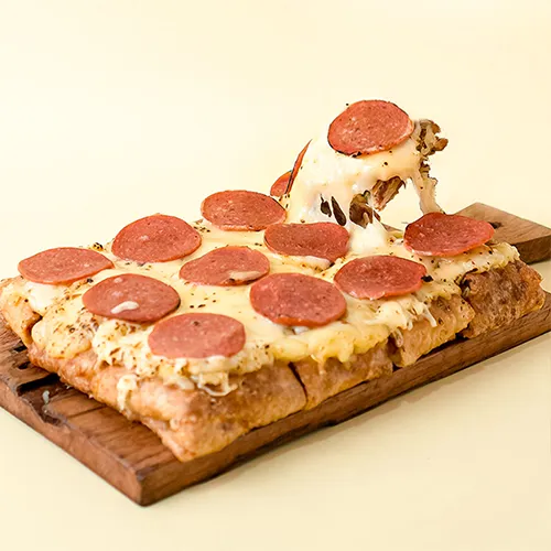 makanan modern indonesia kekinian, martabak pizza mozarella