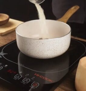 masukkan gula milk tea